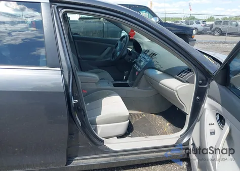 2011 Toyota Camry Le z USA, uszkodzony, nr VIN 4T1BF3EK6BU684661